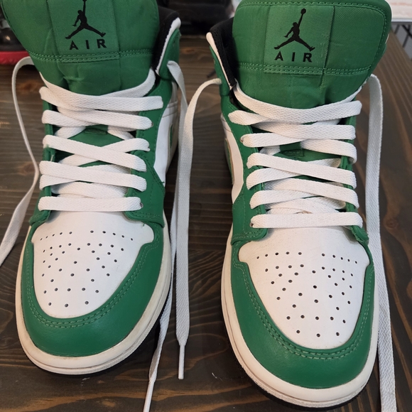 NIKE Jordan 1 MIDI LUCKY GREEN SIZE 8